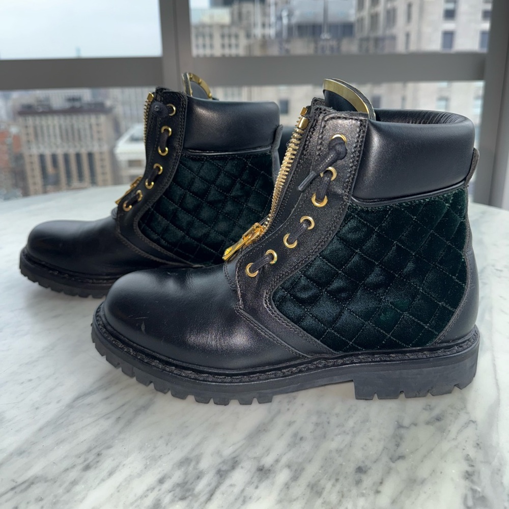 BALMAIN LEATHER PRINTED GREEN SUEDE COMBAT BOOTS